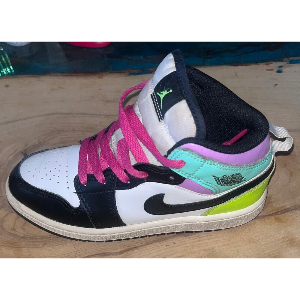 Jordan 1 Mid "Pastel" White Black Volt Green Glow 640734-175 Kids Size 1Y